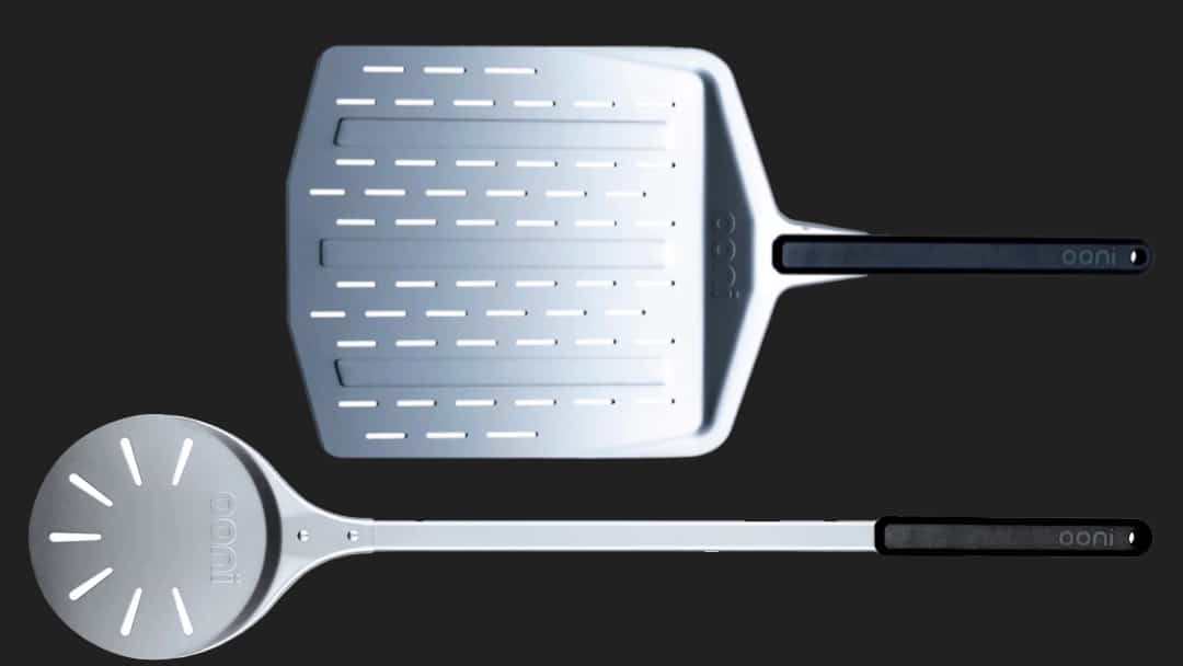 What is the difference between a pizza peel and a pizza turning peel